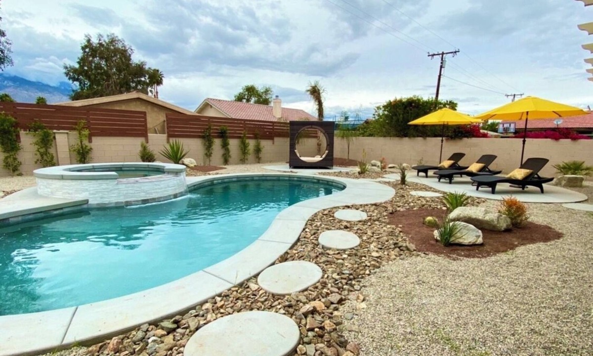 Cathedral City House | Desert Poolside Haven