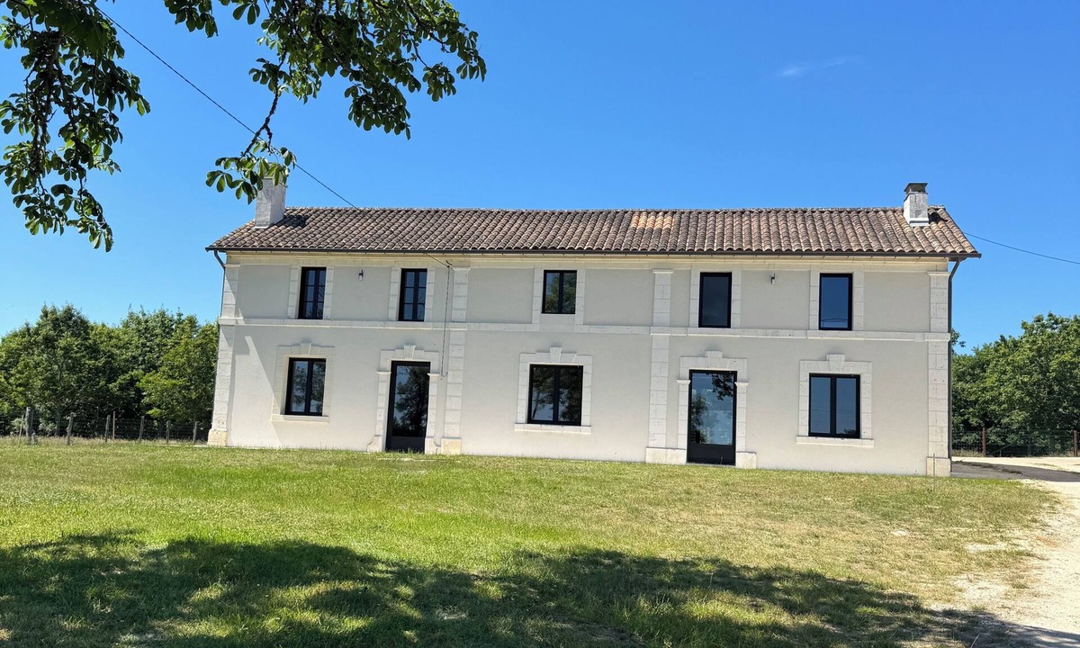 Echourgnac House | Design, Comfort and Elegance