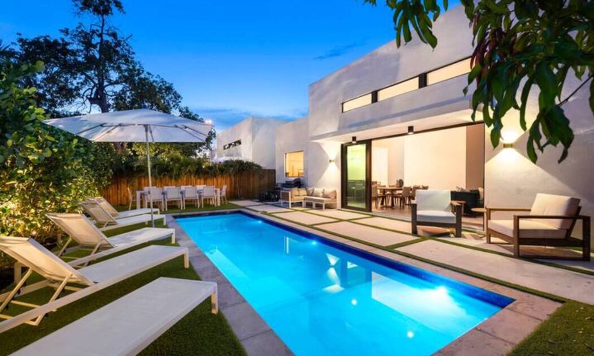 Allapattah Villa | Design District Villas 10BR Double Modern Homes