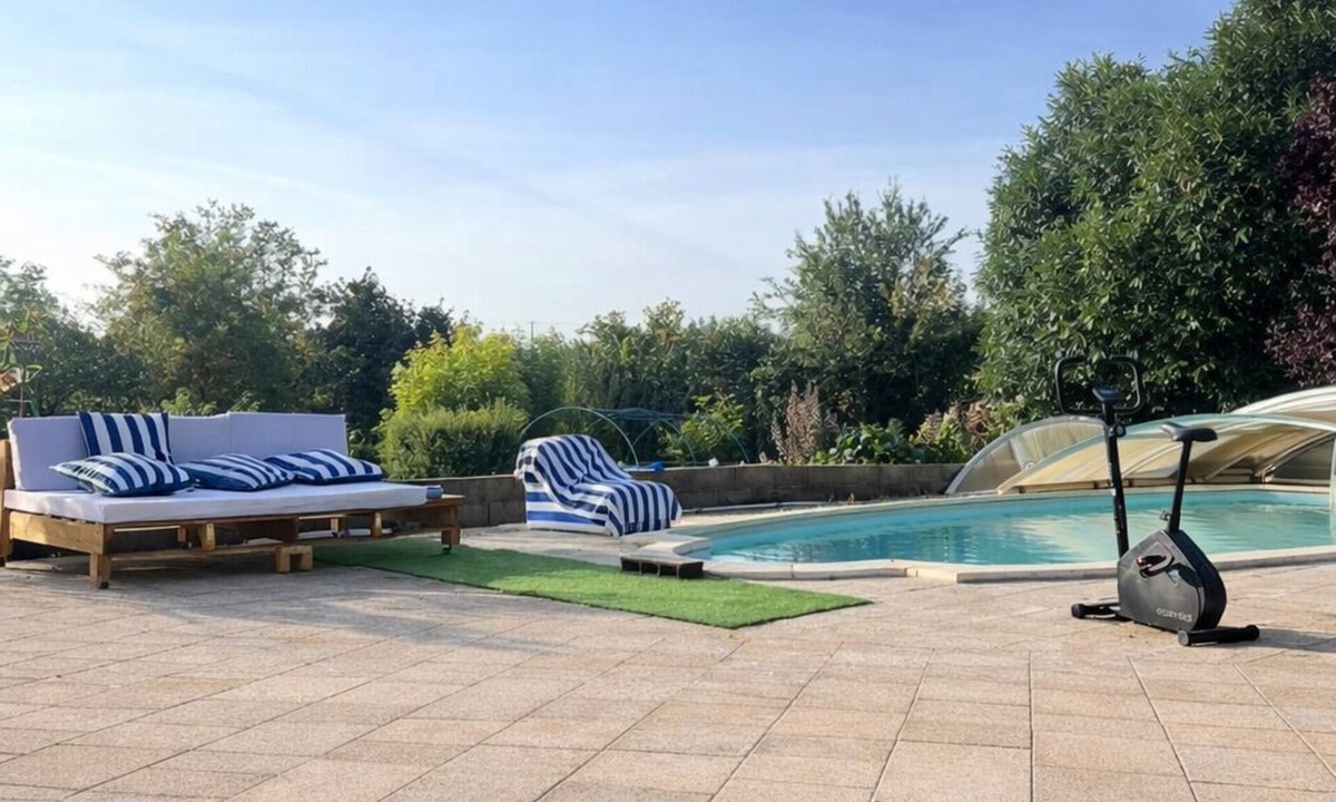 Bessais-le-Fromental Villa | Design house with terrace & private pool
