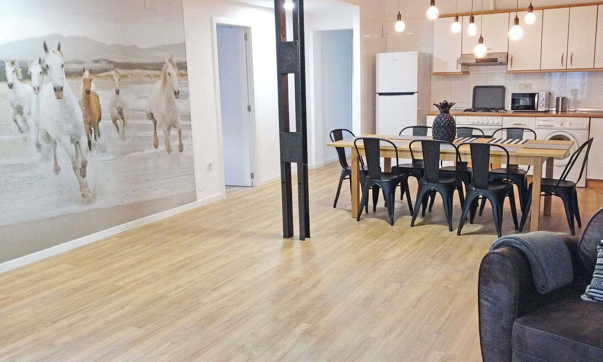 Sant Blai Apartment | Design, quality, tranquility, and very central