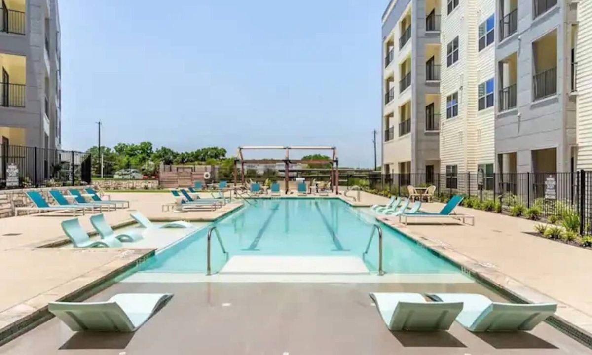 Medical Center District Apartment | Designer 2BR/2BA Near Medical Center & Lackland - Pool Gym - Pet Friendly