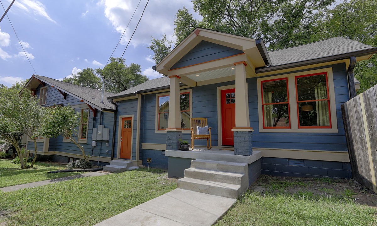 12 South House | Designer cottage in lively 12 South neighborhood