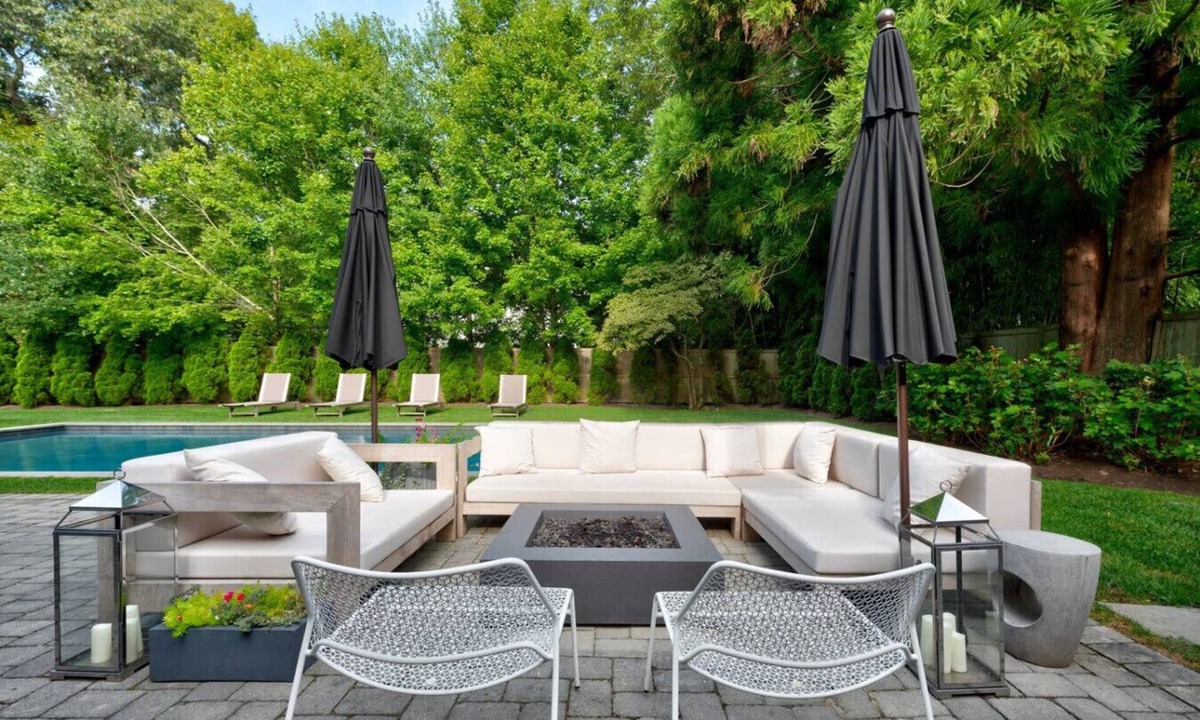 East Hampton North House | Designer East Hampton Farmhouse - Bike to Amagansett, Ocean Beaches, Pool Open