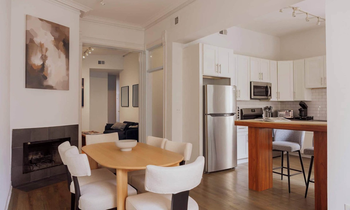 Rush and Division Apartment | Designer Loft 2W | Heart of Gold Coast/River North