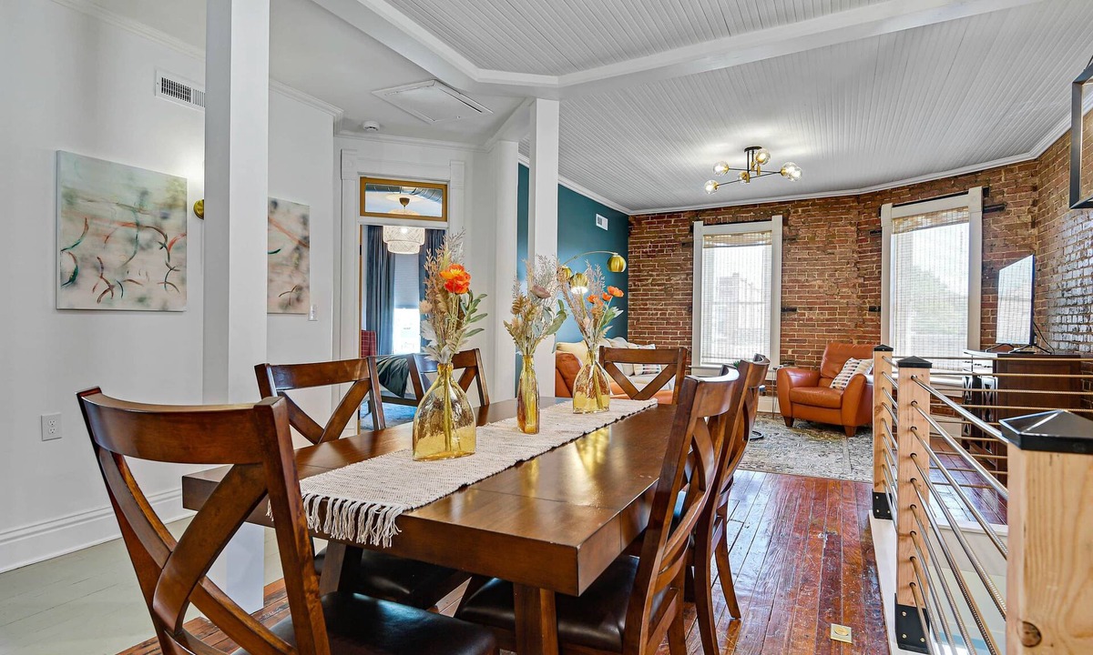 Wellsville Apartment | Designer Loft— 40 Min to FIFA World Cup KC | Sleeps 7