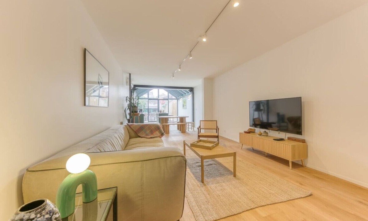 Bagnolet House | Designer loft 5 minutes from Paris with parking