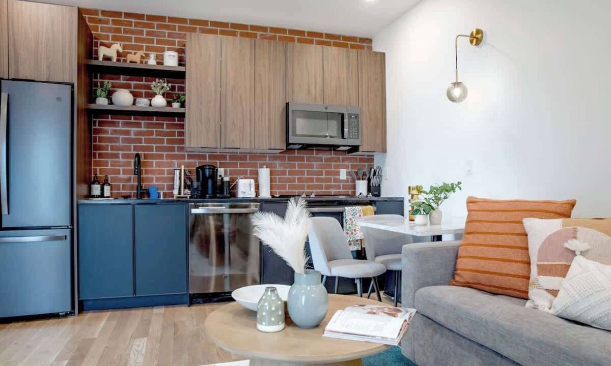 Minor House | Designer Oasis 2BR Townhome @Capital Hill