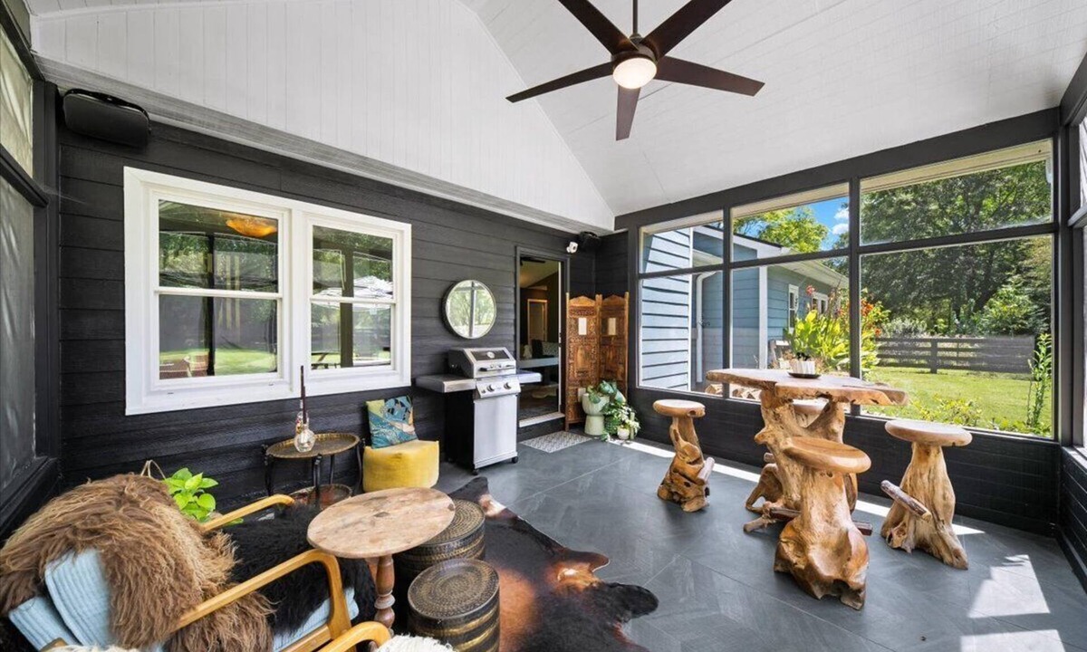 Alpharetta House | Designer Retreat Mins to Avalon & Downtown Alpharetta Fire Pit Fenced Yard