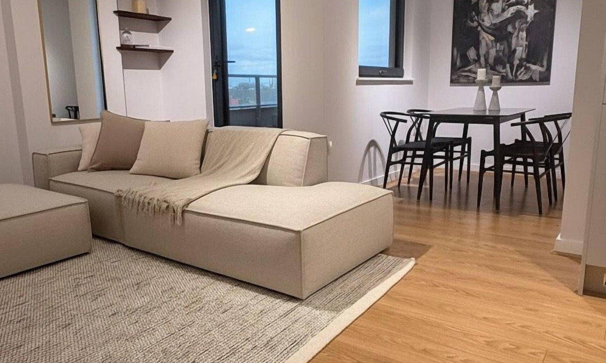 Livesey Apartment | Designer Skyline Apartment