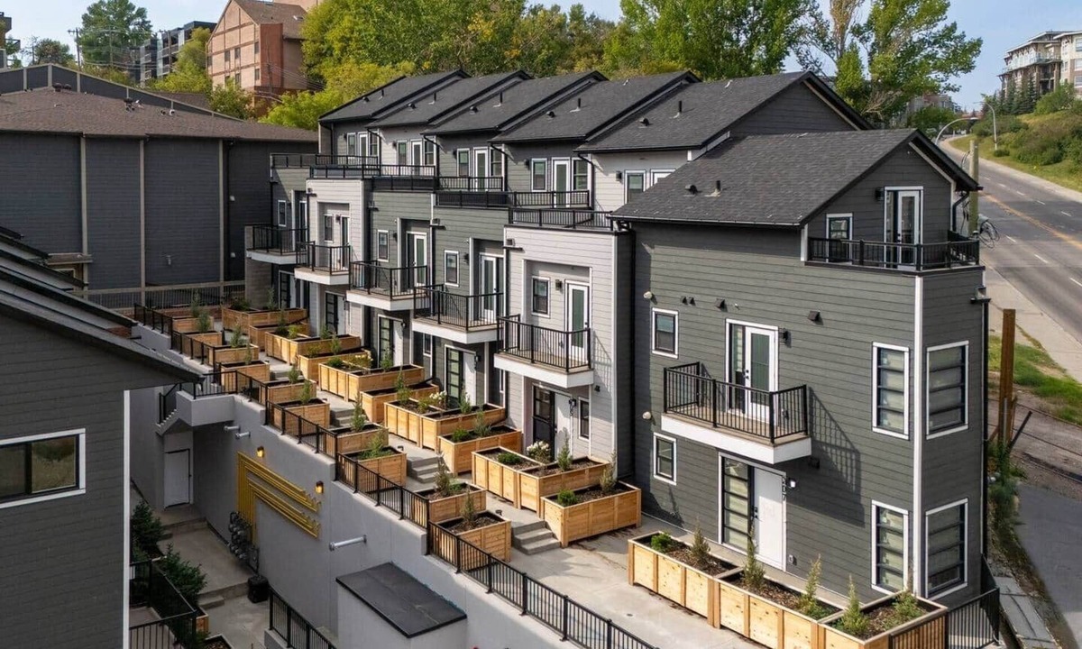 Crescent Heights House | Designer Studio with City view