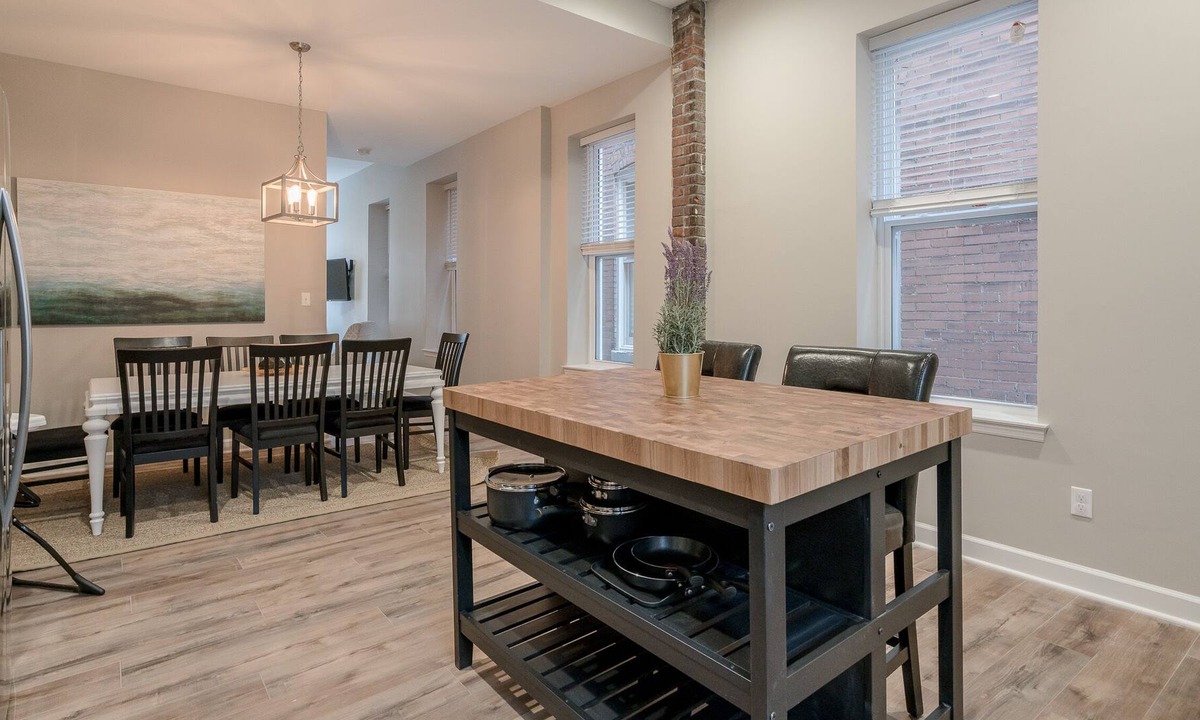 Benton Park House | Designer Townhome 1 of 2 | LEFT SIDE | JZ Vacation Rentals