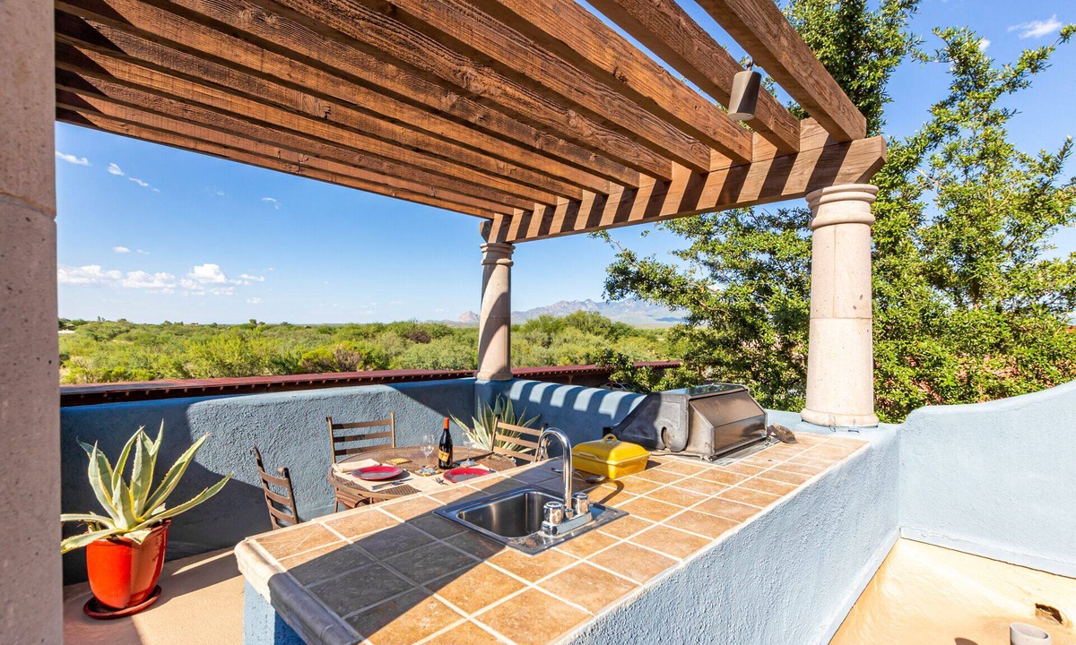 Tubac Condo | Designer Tubac AZ townhome - Panoramic Mountain Views