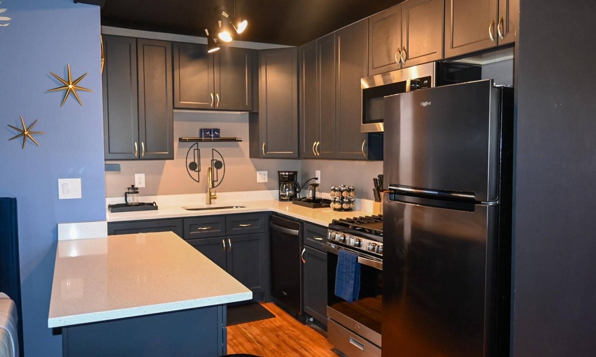 University District Apartment | Designer Unit in OSU’s Core