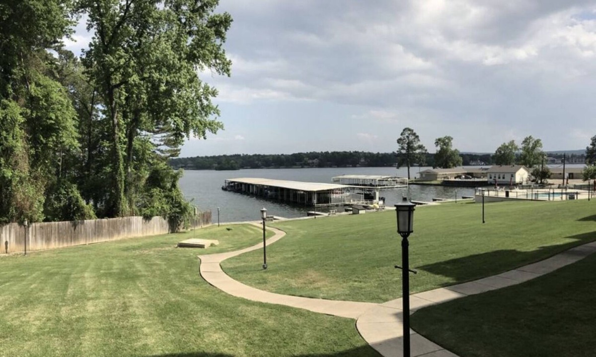 Hot Springs Condo | Destination for Lakefront Relaxation! Newly Remodeled! Multiple Properties!