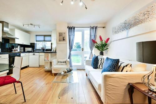 North Woolwich House | Destination London Docklands Riverside