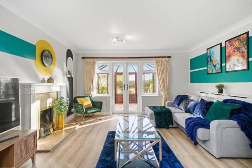 Cambridge House | Detached 6 Bedroom Cambridgeshire Abode - Pets