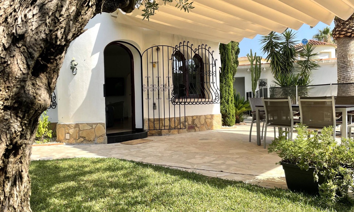 Oliva Villa | Detached CHALET 3 Bedrooms 3 Bathrooms, OLIVA-NOVA!