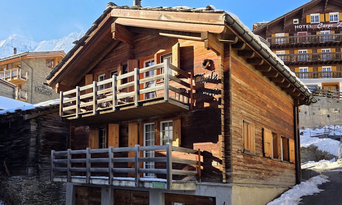 Saas-Fee Ski Chalet | Detached chalet Renu with sauna in the heart of Saas-Fee