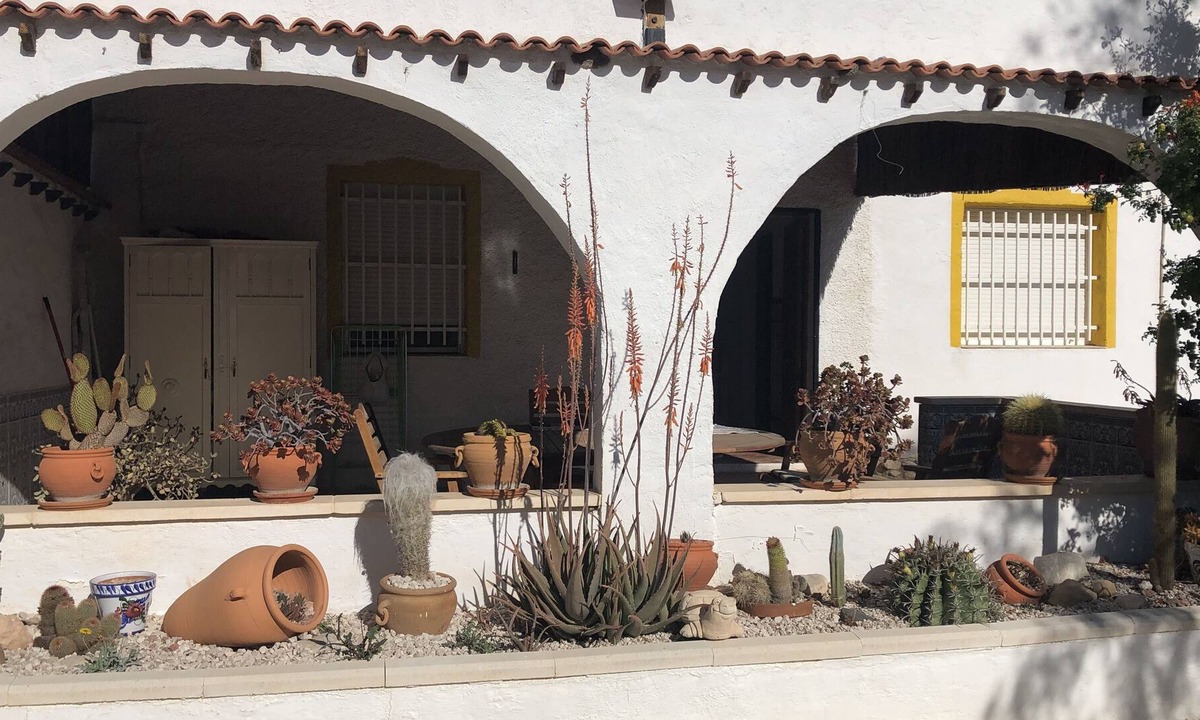 Los Vives House | Detached finca with swimming pool in nature