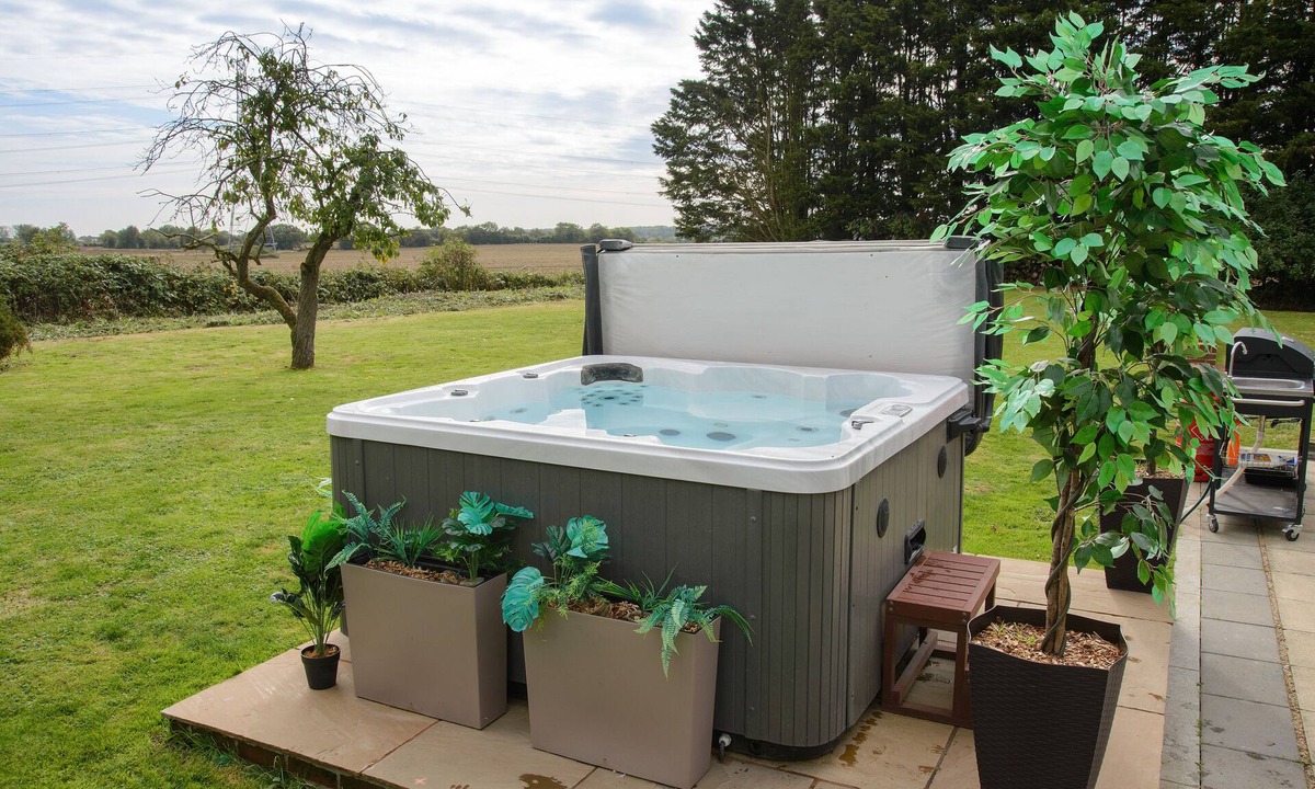 Howlett End House | Detached Forest Setting Bungalow