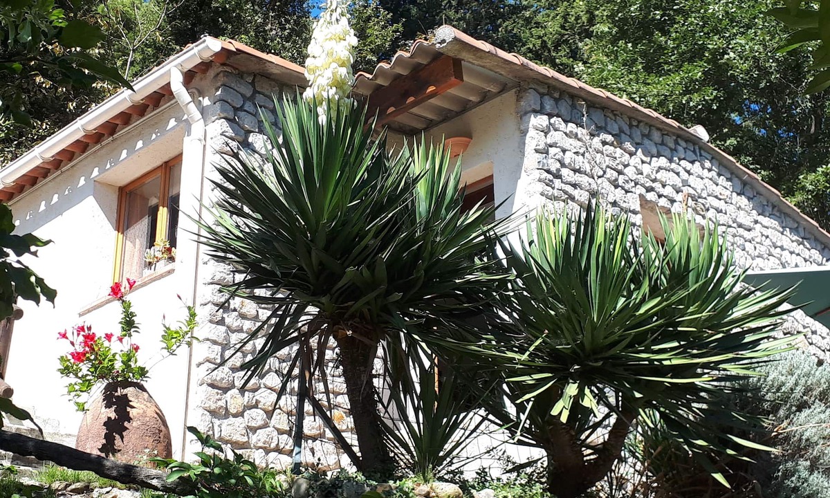 Roquebrune-Cap-Martin Cottage | Detached cottage on property with private Jacuzzi and shared pool