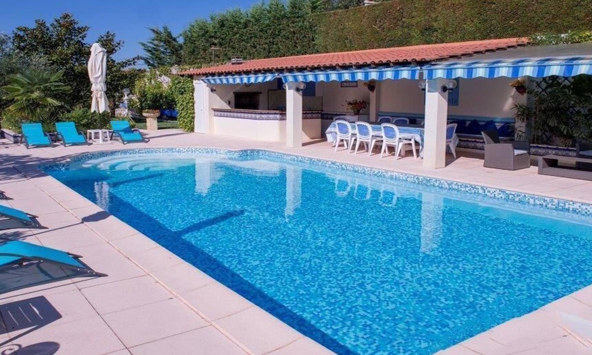 Saint-Paulet-de-Caisson Villa | Detached villa with forest views, 6km from St Martin d'Ardeche.
