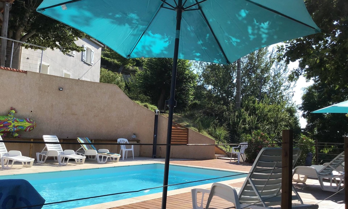 Antisanti House | Detached house divided into 4 fully-equipped apartments.