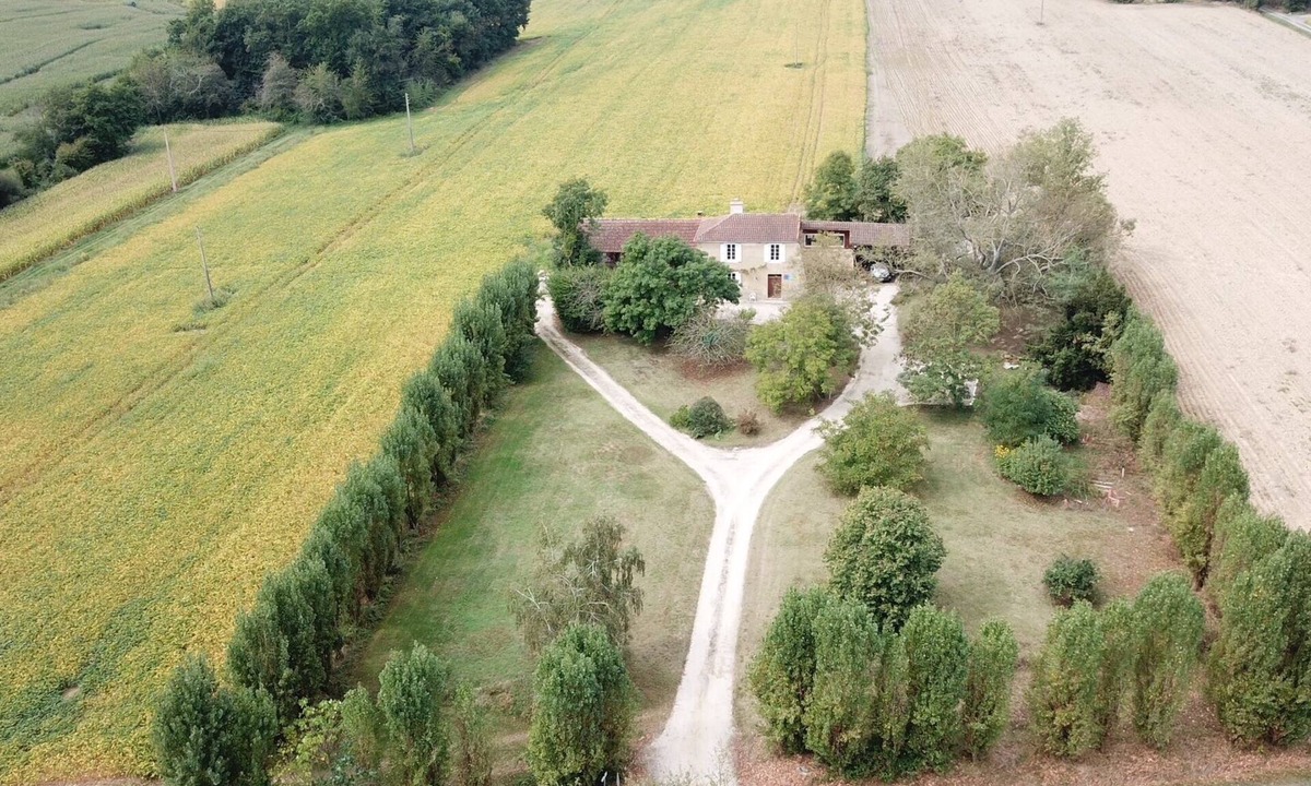 Lussan House | Detached house in the countryside