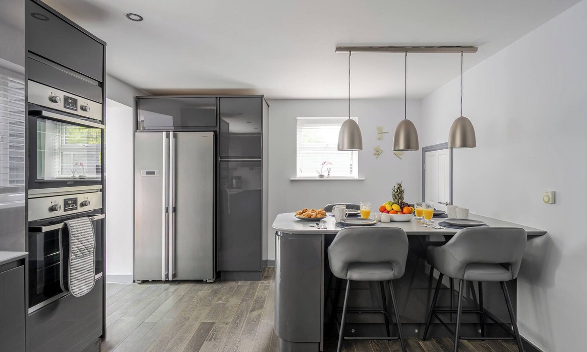 Ashbocking House | Detached House in Quiet Village - Pets Allowed