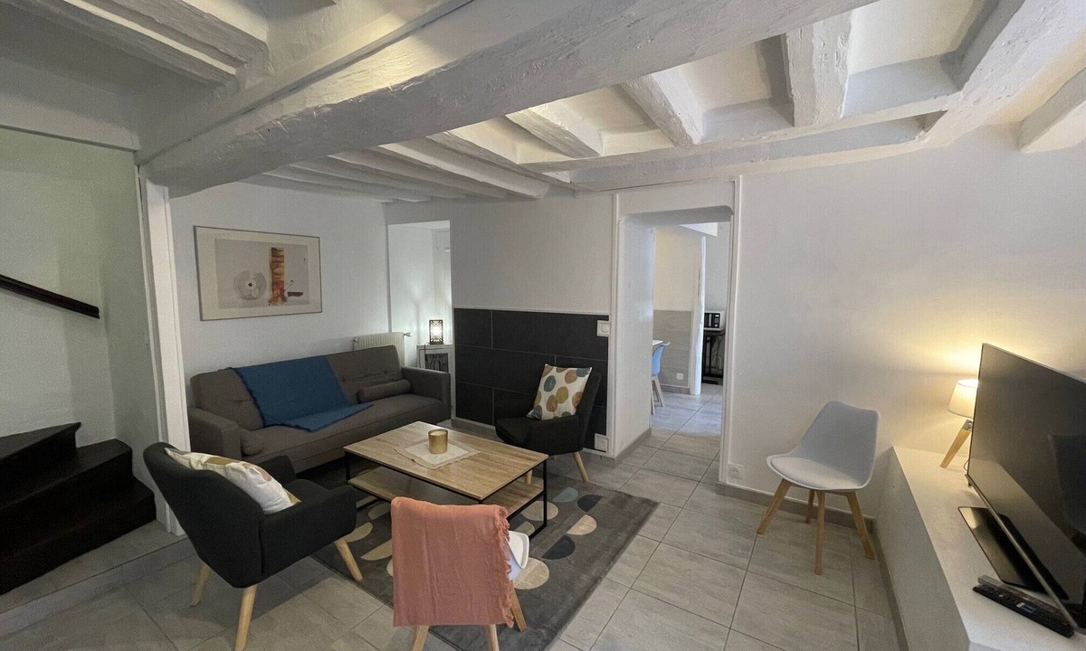 Hericy House | Detached house in quiet village on the edge of the Seine and Fontainebleau forest.