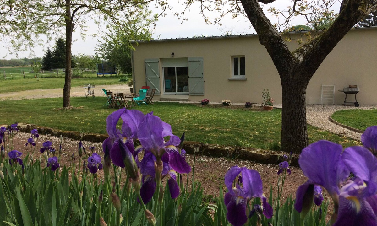 Savonnieres Cottage | Detached single-storey apartment on private property