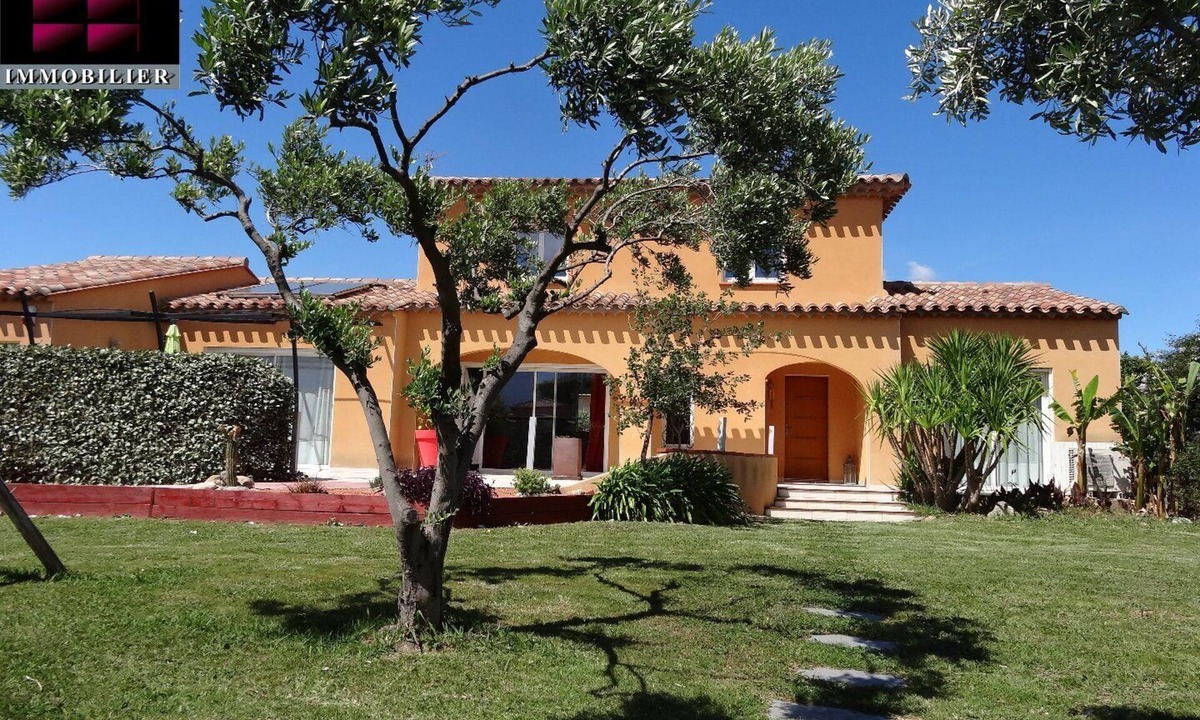 Corneilla-la-Riviere Villa | Detached villa with large garden and 10x5 swimming pool, sleeps 8.