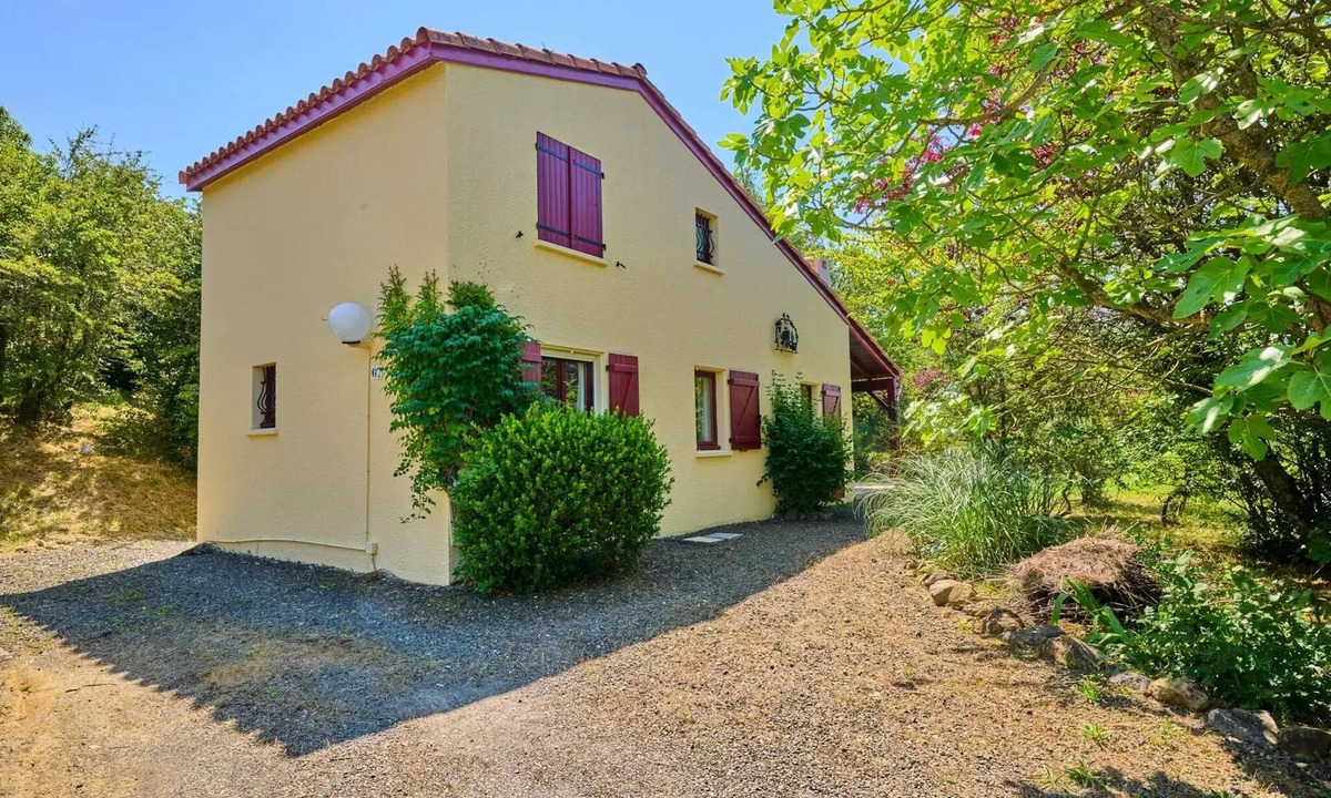 Quillan Villa | Detached villa, 2 bathrooms, sleeps 6