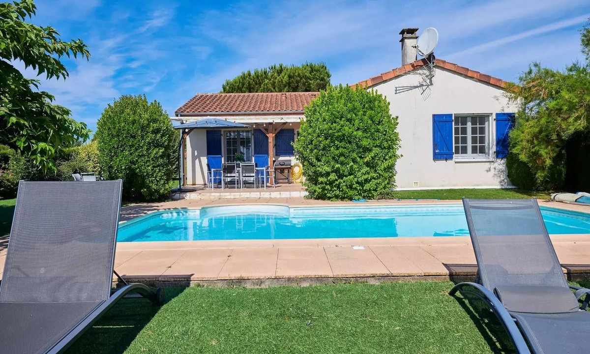 Vasles Villa | Detached villa, 2 bathrooms, private pool, sleeps 6
