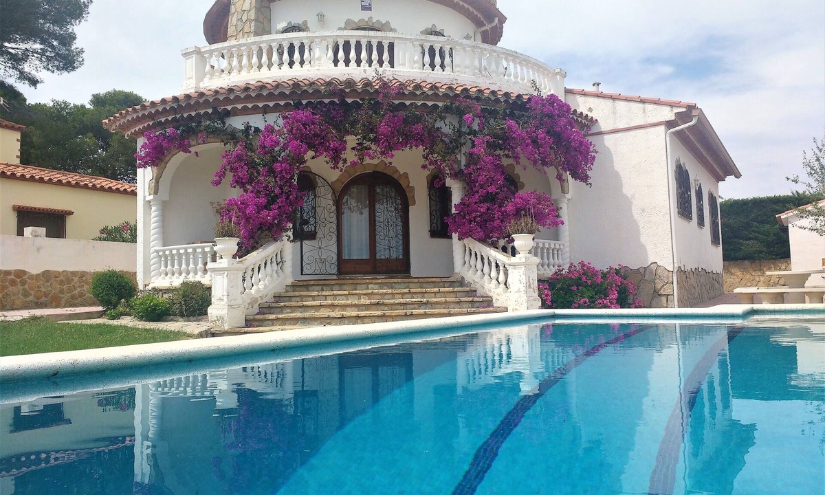 Miami Platja Villa | Detached villa for 6 people located in Miami Playa