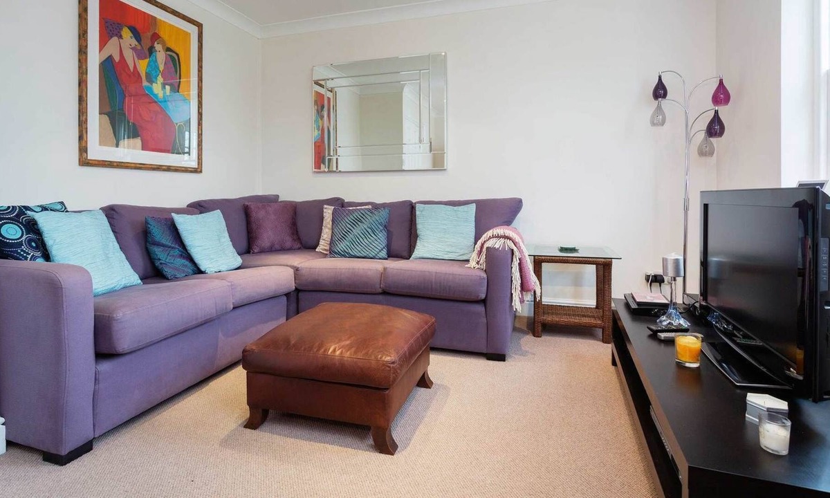 Village House | Deuce Delight, by Veeve