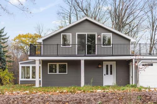 Traverse City House | Devils Dive · Devils Dive Estate