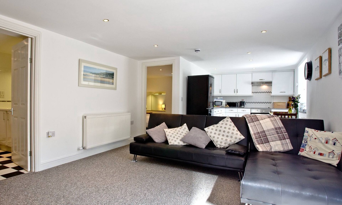 Torquay City Centre Apartment | Devon Villa Garden Apartment
