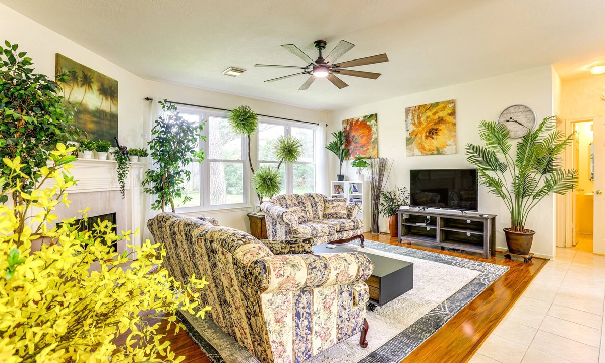 Spring House | Devonshire in Spring 3BR, 2.5BA home in quiet, peaceful neighborhood