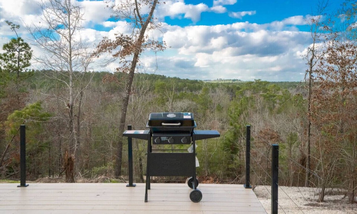 Oakhurst Cabin | Dew:Mirror Cabin, Pool, HI-VIEW, fire pit, grill