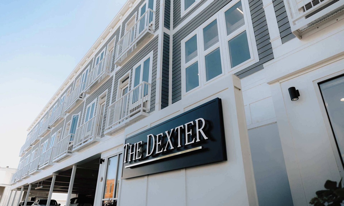 Elk Rapids Apartment | Dexter Suite - 2 Queen Beds | Sleeper Sofa - Accessible