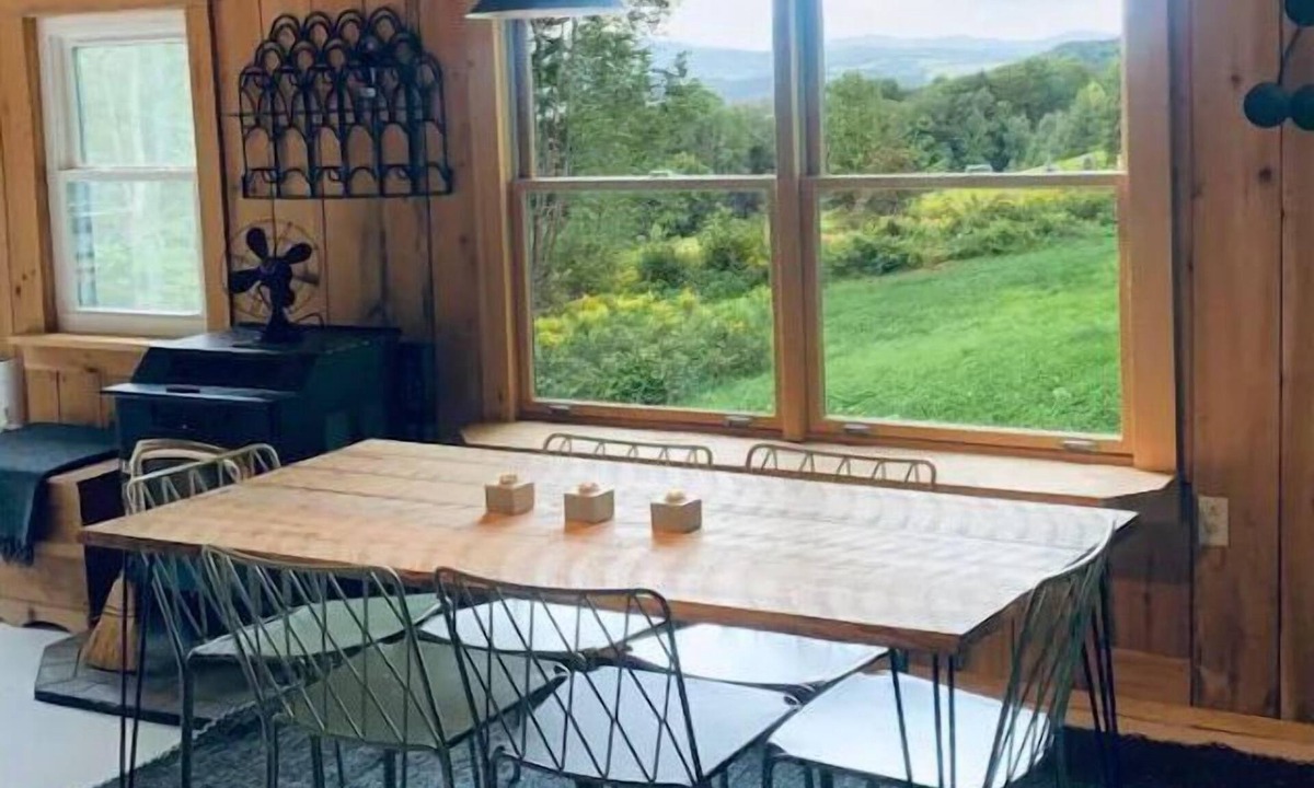 Hobart House | Dezi's Retreat and Waterfall