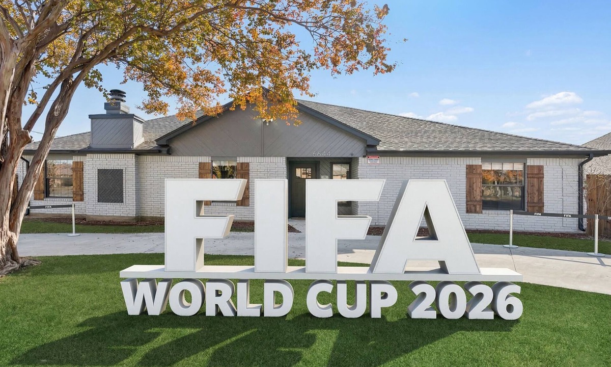 North Richland Hills House | DFW Basecamp ✨ Sleeps 26n⚽ FIFA Retreat ✦ 🤠 Stockyards ✦ 🎤 Karaoke ✦ 🏀 Court 🌌