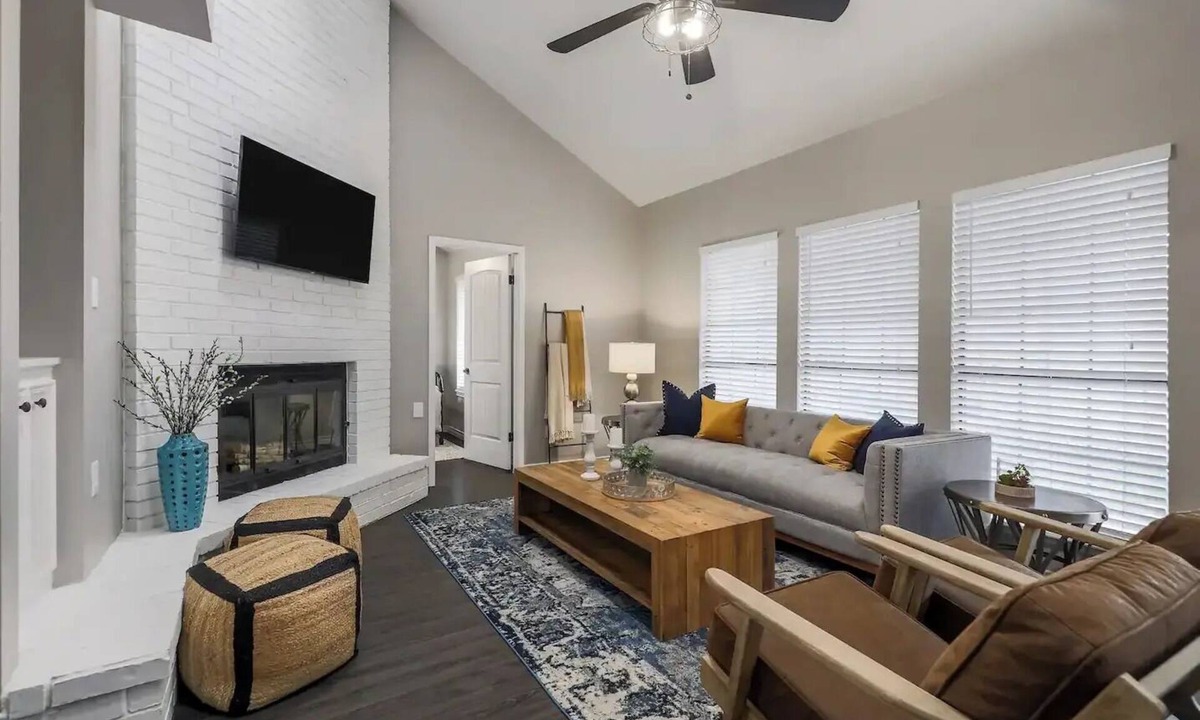 Round Rock House | [DH] Cozy 3BR Home w/Fenced Yard, Close to public pool! Pet Friendly