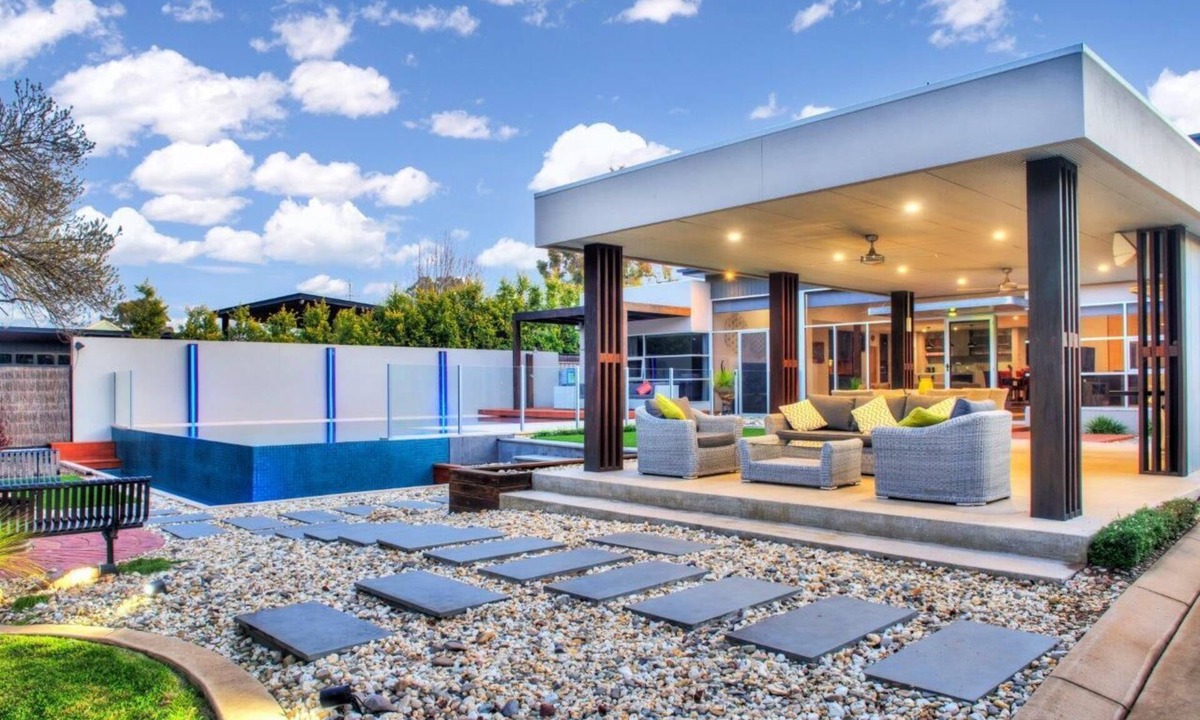 Echuca House | Dhungalla - Echuca Holiday Homes