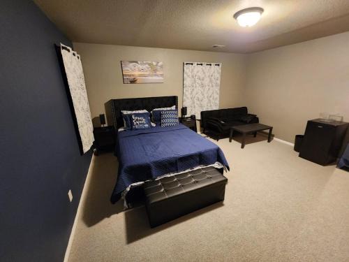 Commerce City House | Dia, Commerce city Reunion Stylish Bedrooms