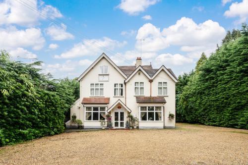 Crowthorne Hotel | Dial House Hotel