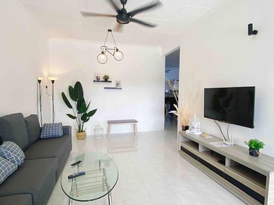 Teluk Intan House | Diamond Bay Homestay