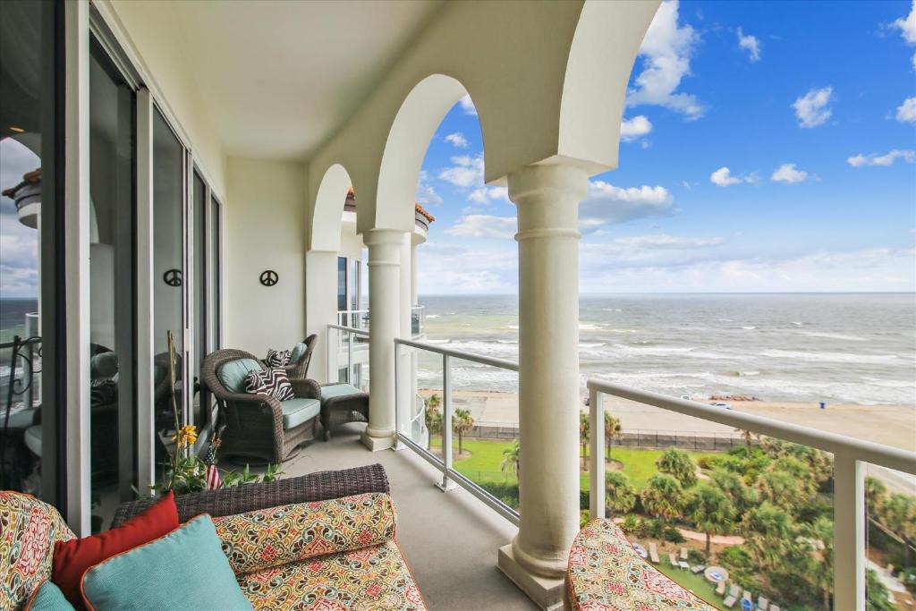 Galveston Apartment | Diamond Beach 7PH-3 - Italian Villa